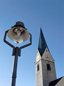 Igreja, torre sineira gótica, céu, lâmpada, lanterna, lâmpada de rua, Tirol do Sul