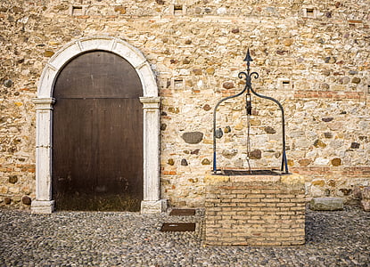 scaliger castle, well, doorway, architecture, entrance, building, exterior