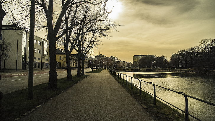 malmöstad, eftermiddagsfoto, malmökanal, vårfoto, walk