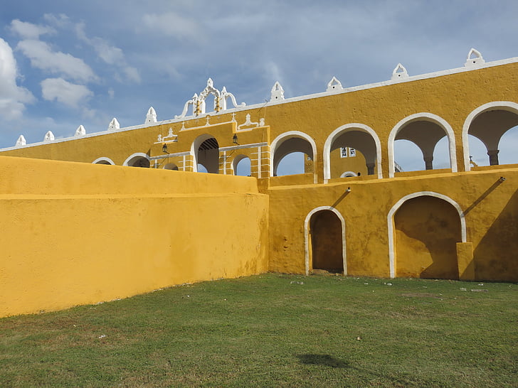 Izamal, Vergine, città magica, Yucatan