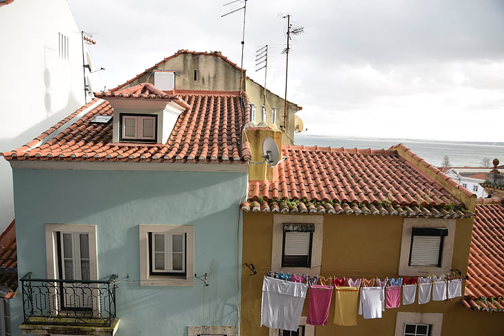 Lisszabon, színek, Családi házak, építészet, tető, város, ház