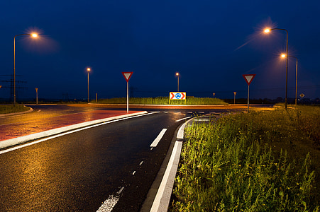 дорога, Светоотражающие полосы, Поли гражданского, Гронинген