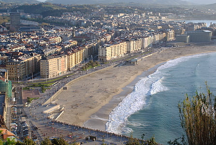 Zurriola beach, San Sebastián, kevään