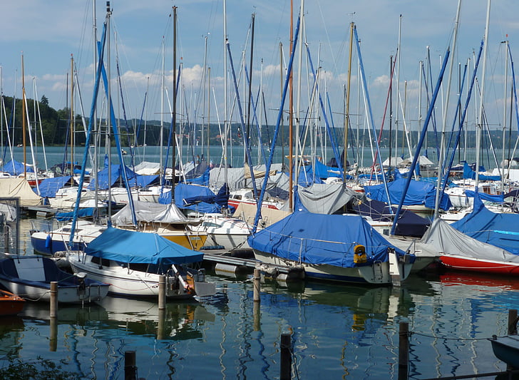 Sommer, See, Segelboote, Wasser des Starnberger Sees, Himmel, Wasser, Boot