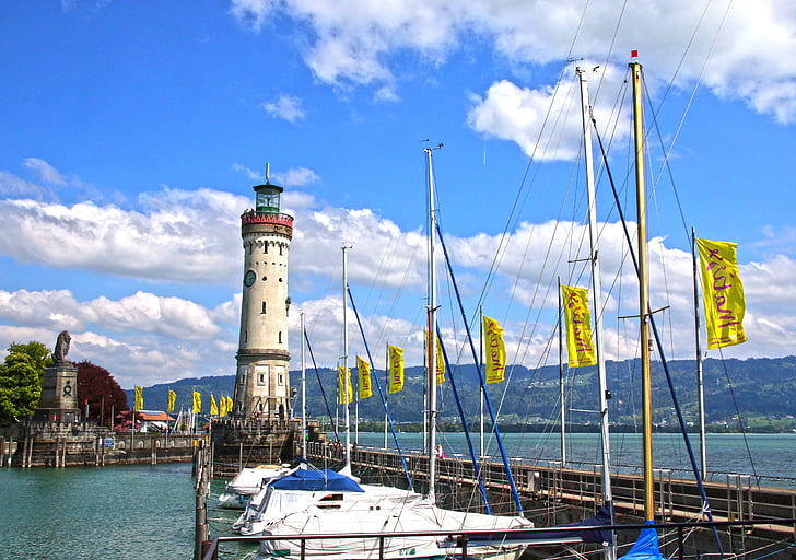Lindau, Lago de Constança, Porto, farol, Barcos, Barcos à vela, bandeiras