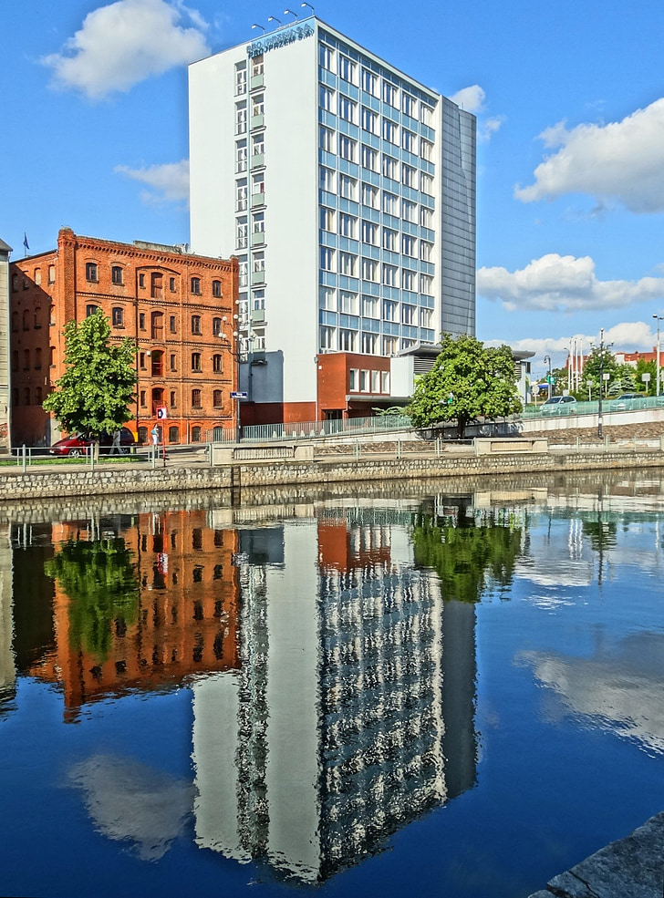 Bydgoszcz, Front de mer, remblai, canal, rivière, urbain, bâtiments
