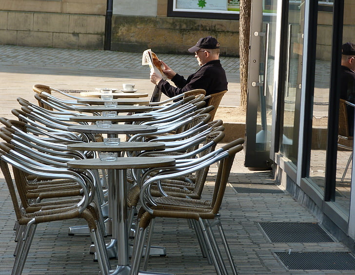morning, spring, city, dining tables, newspaper readers