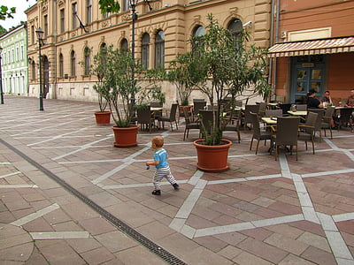 copil, singur, joc, execută, strada, arhitectura, Europa