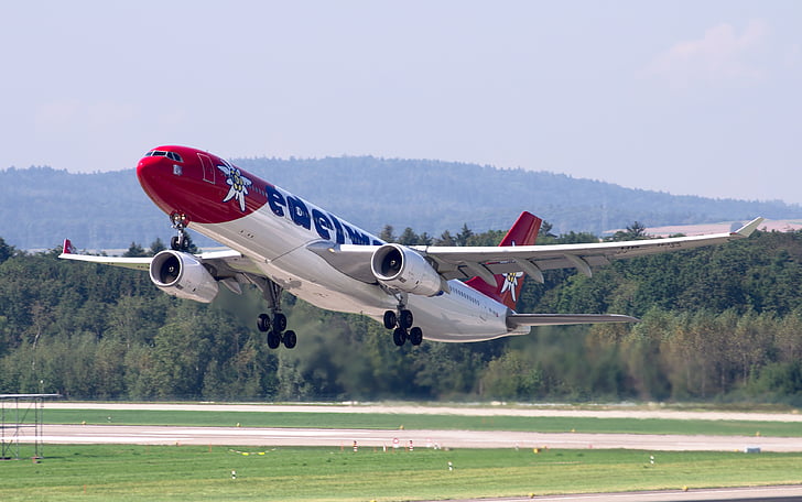 Airbus a330, Edelweiss, l'aeroport Zuric, Aerobús, aeronaus, A330, transport