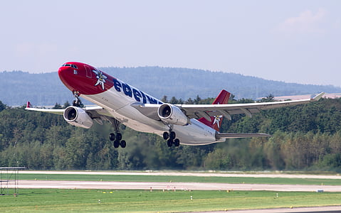 Airbus a330, Edelweiss, Lotnisko Zurych, Airbus, samolot, A330, transportu