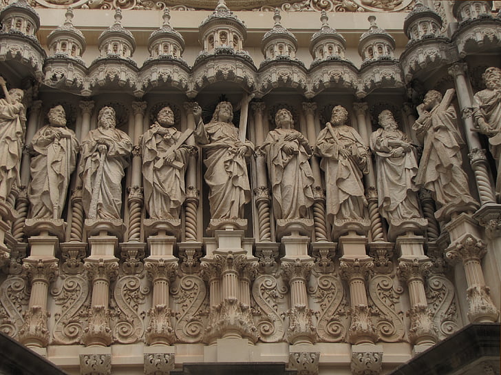 Catedral de montserrat, muntanya montserrat, Monestir, Espanya, figures, escultura, composició