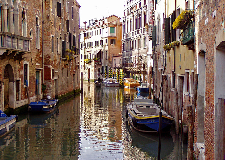 Venedig, Italien, staden, kanal, vatten, båtar, byggnader