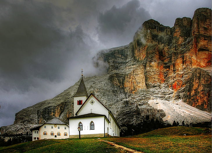 Dolomiten, Alta badia, Natur, UNESCO-Welterbe, in Südtirol, Wolken, Himmel