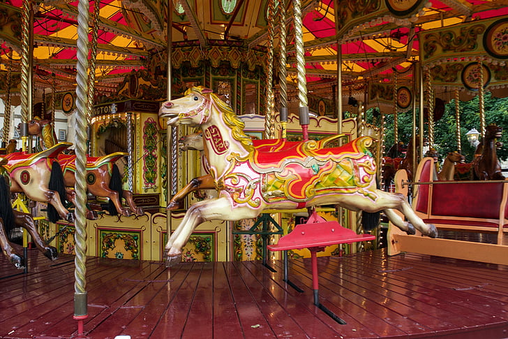 karuselis, karuselis zirgi, koka zirgu, krāsains, prieks, brīvais laiks, York