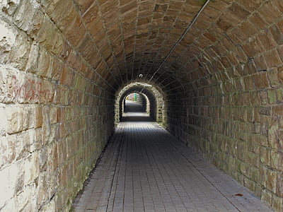 tunelové propojení, pryč, průchod, podjezdu, světlo, dlažební kameny, Architektura