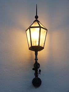 Lampadaire, allumé, illumination, lanterne, lampe, tombée de la nuit