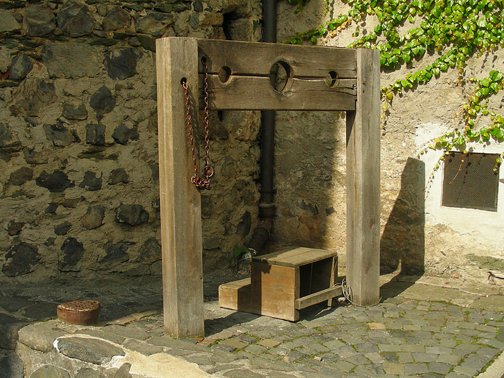 pillory, penalty, peg, middle ages