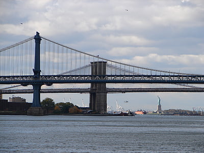 άγαλμα της ελευθερίας, Γέφυρα του Μπρούκλιν, γέφυρες, Νέα Υόρκη, Ηνωμένες Πολιτείες, Ανατολή στον ποταμό, μεγάλο μήλο