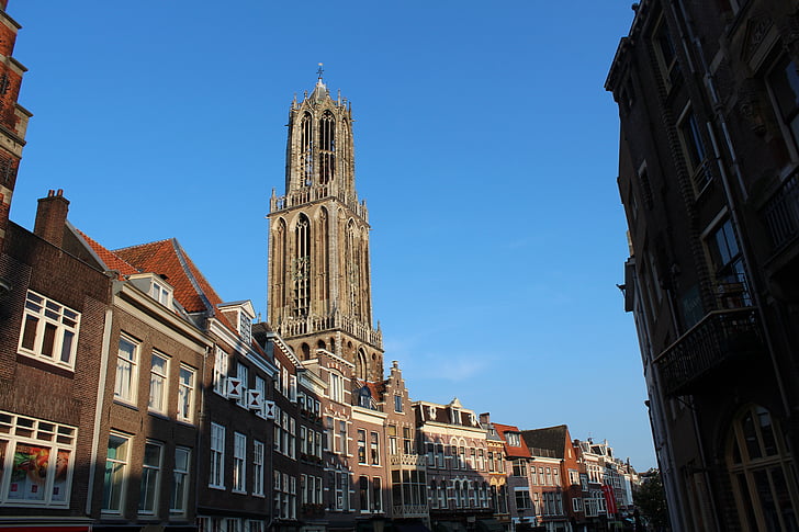 do zvonika katedrale Domtoren, Utrecht, Nizozemska, arhitektura, cerkveni stolp
