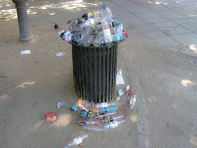trash, recycling, recycle bin, boats, dump, vacuum, full