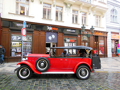 Πράγα, Δημοκρατία της Τσεχίας, Oldtimer, Jaguar, στο κέντρο της πόλης, παλιά πόλη, ενημερωμένη έκδοση κώδικα