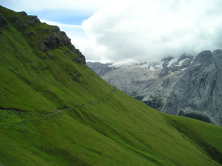 parete nord Marmolada, Bindelweg, singletrail, nuvole, nuvolosità, Dolomiti, montagne