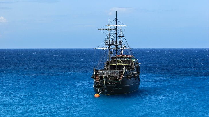 Kypr, Cavo greko, výletní loď, cestovní ruch, volný čas, pirátská loď, modrá