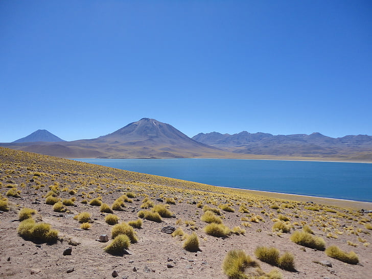 Chile, sivatag, sztyepp, tó, Helyenként felhős, kék, vulkánok