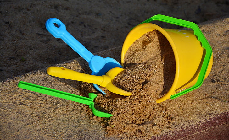 pesek, vedro peska, zajemalka, sodelovanje, skupaj, peskovnikom, igrišče