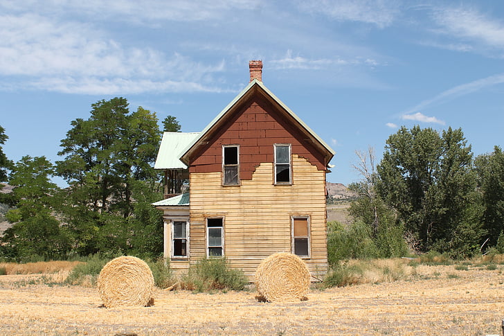 dom, staré, Hay, valcované seno, nové, East, Oregon