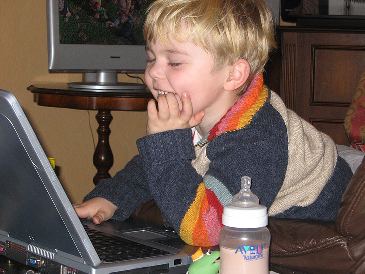 niño, chico, leche, Notebook, computadora, diversión, ordenador portátil