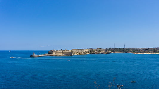 Valletta, Malta, fort Elm