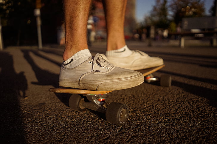 orang, putih, rendah, atas, sepatu kets, skateboarding, jalan