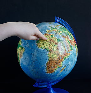 Globus, mapa, dedo, tierra, niño, búsqueda de, señalando
