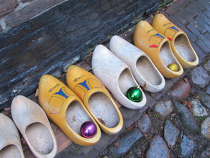 อุดตัน, รองเท้าไม้, รองเท้า, คริสมาสต์ของเด็กเล่น, แถว, สตรีท, ก้อนหิน