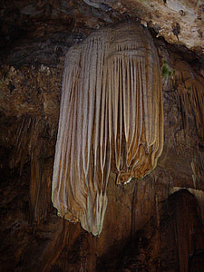 Пещерата, природата, сталактит