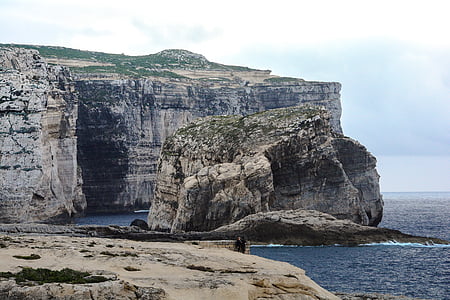 Malta, jūra, akmeņi