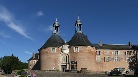 Saint fargeau, Castello, Francia, paese della Loira, fortificazioni, visite guidate