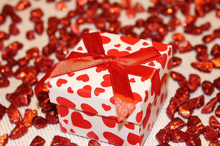 червен, бяло, сърце, отпечатани, пръстен, кутия, подарък