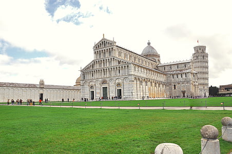 Eropa, Pisa, Italia