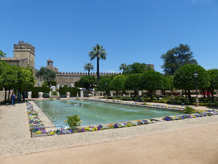 alcázar de los reyes cristianos, park, palace, water games