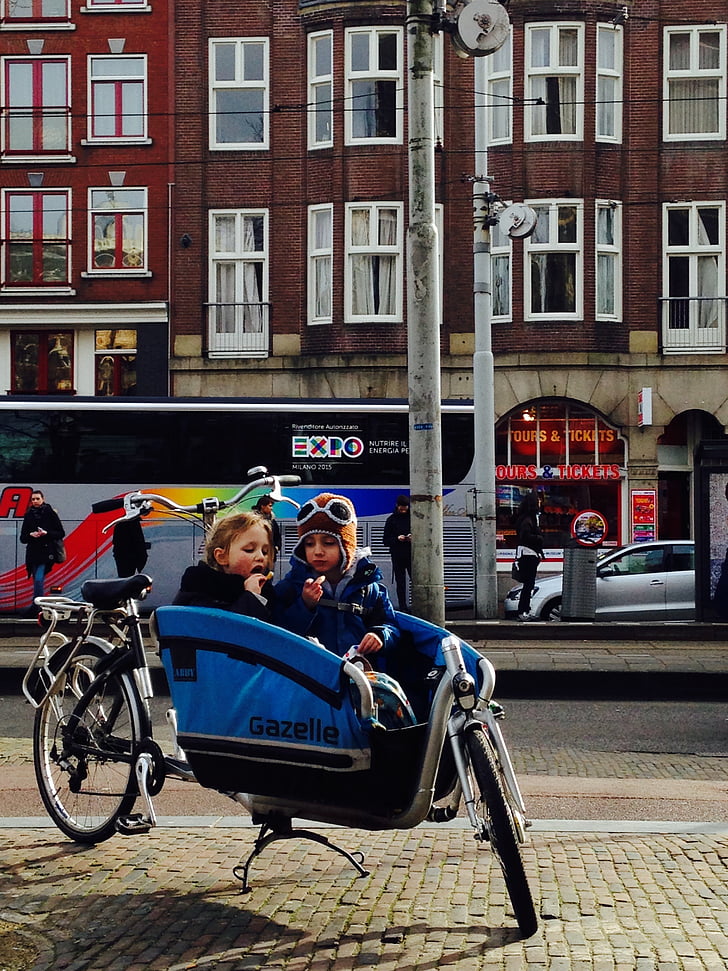 Amsterdam, Çocuk, Bisiklet, dostluk, insanlar, Kardeşler, mutlu