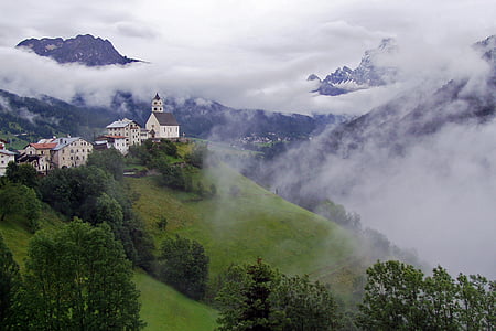 Colle saint lucia, Ladinia, Dolomites, Itaalia, Veneto, Belluno, Villagrande