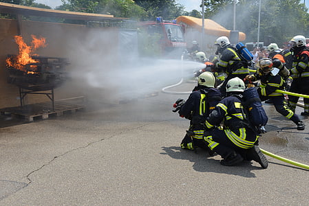 brand, Ademhalingsbescherming, feuerloeschuebung, brandweerlieden, verwijderen, ademhalingsapparatuur, gebruik