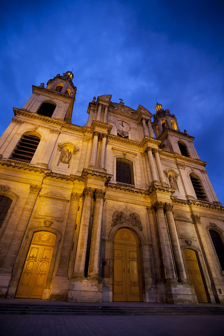 architecture, church, europe, architecture photography, night, night photography, portrait