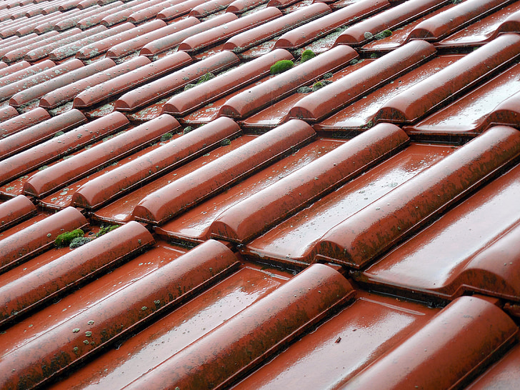 plaatide, katuse, Katusetööd, punane, maja katus, märg vihm, tellistest