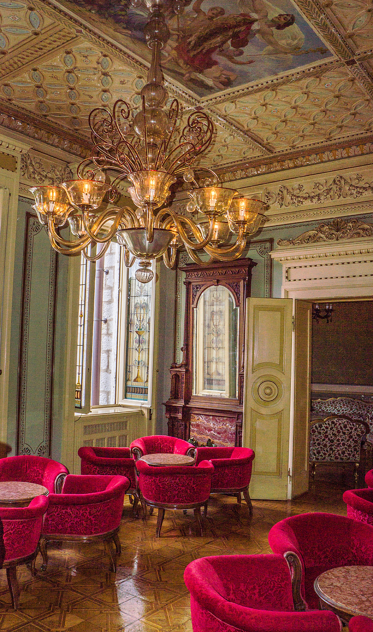 Sirmione, Villa Cortine palace, am Gardasee, Restaurant, Bar, Luxus, Kronleuchter