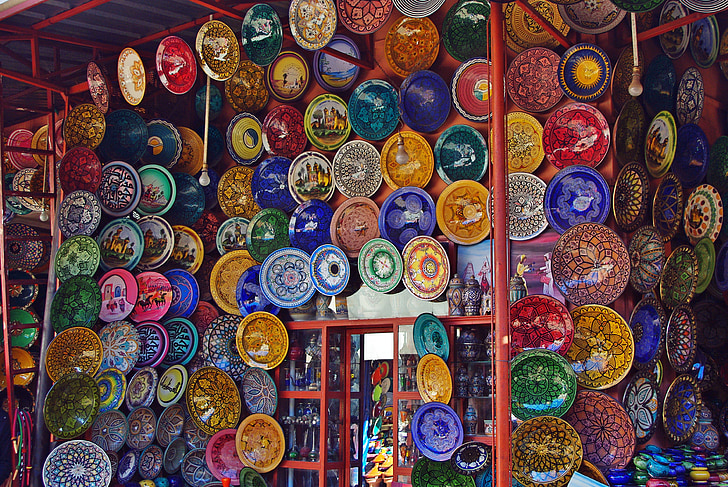 Maroka, Marrakech, tirgus, Souk, displeja, plātnes, trauki