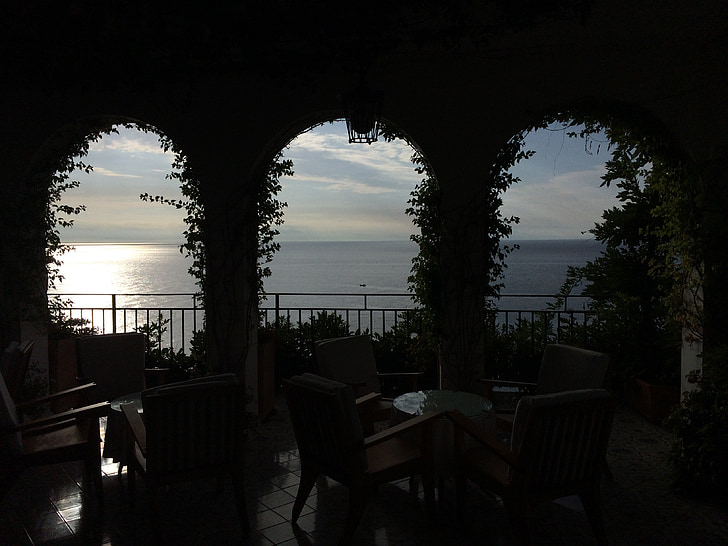 Amalfi, arcos, restaurante, Italia, verano, agua, mar