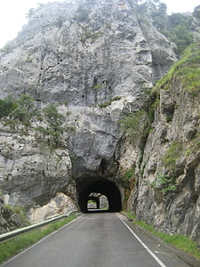 山, トンネル, 道路, アストゥリアス, トンネル, 経由で, 洞窟
